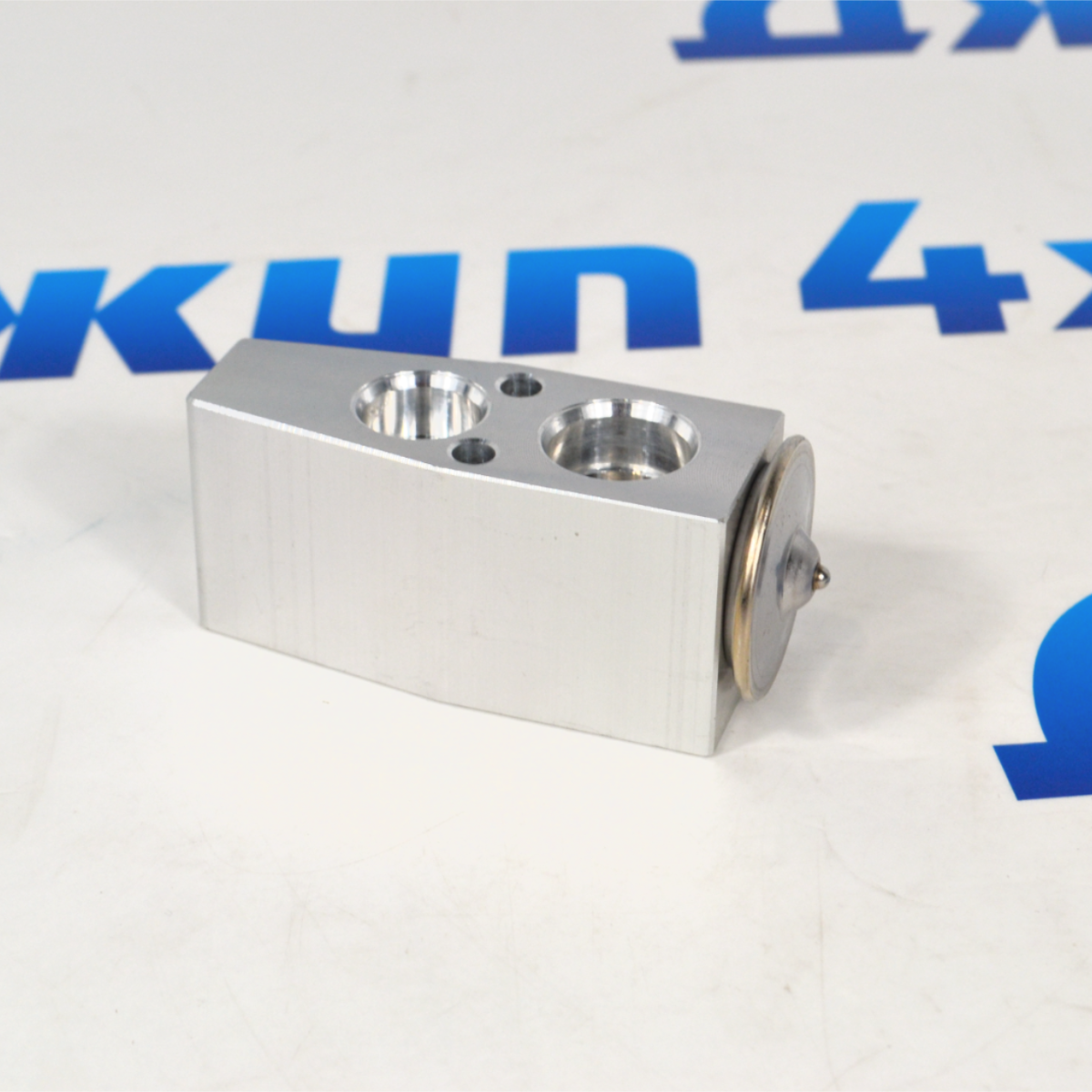 Редукционный клапан системы кондиционирования Dodge Ram 1500 DS 68234041AB