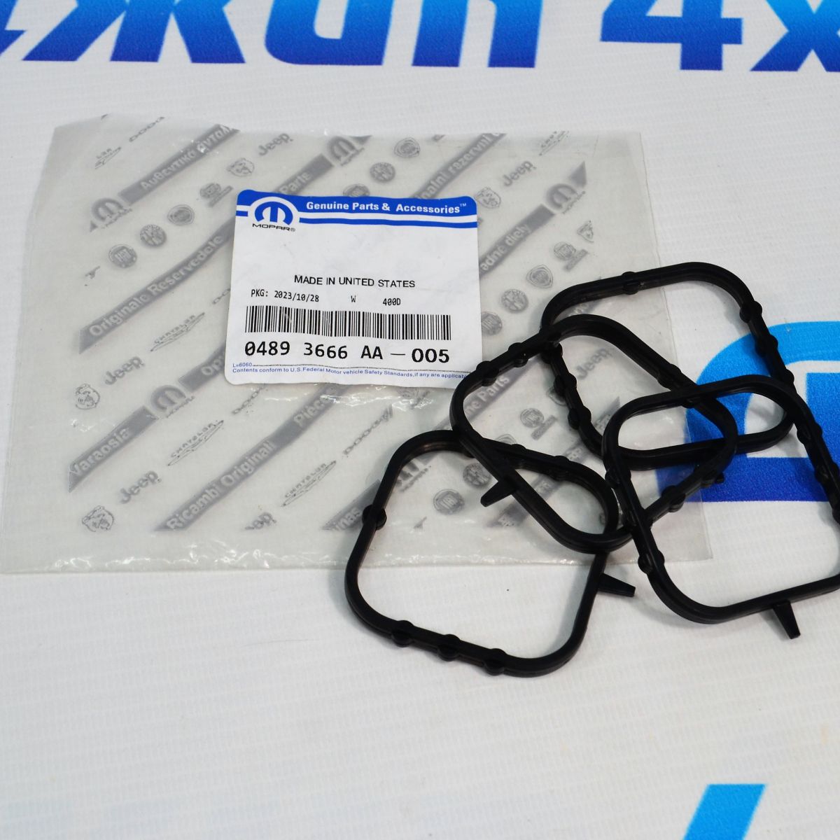 Прокладка помпы системы охлаждения Jeep Wrangler V2.0T (резиновая) 4893666AA