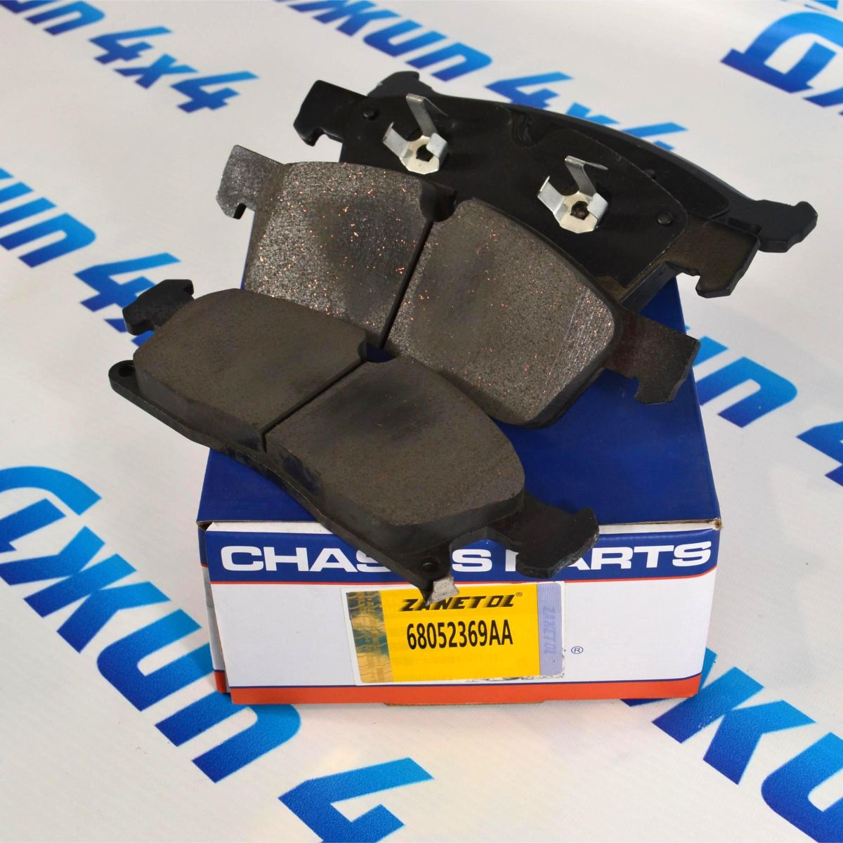 Колодки тормозные передние Jeep Grand Cherokee WK2/Dodge Durango WD 68052369AA