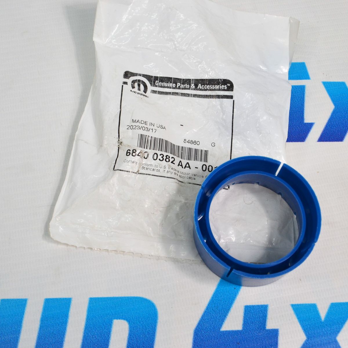 Втулка полуоси передней синяя Jeep Wrangler JL 68400382AA