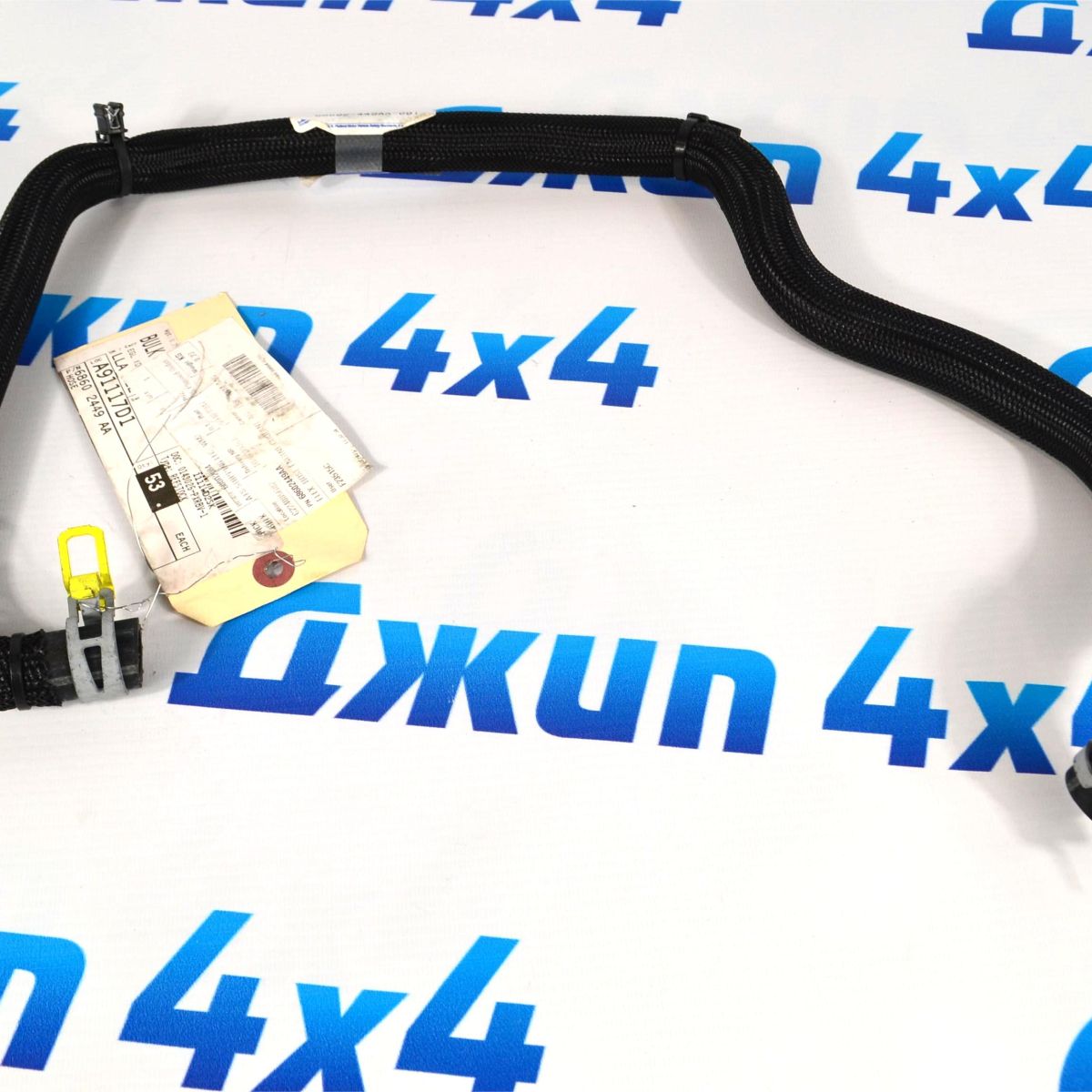 Патрубок от помпы до теплообменика Jeep Grand Cherokee WK2 SRT8 V6.4 Hemi 68602449AA