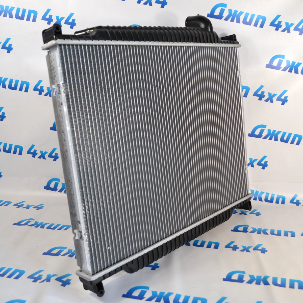 Радиатор охлаждения двигателя Range Rover L322/Range Rover Sport L320 V3.6TD PCC500300