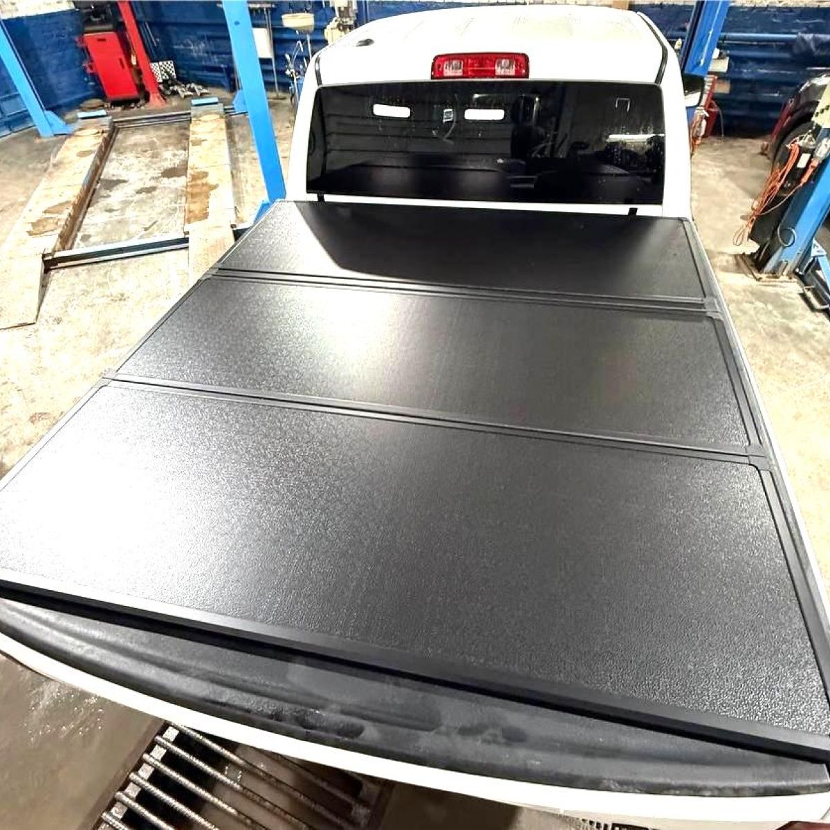 Крышка кузова Dodge Ram 1500 для кузова 6.4 (без рам боксов) 82215864AB