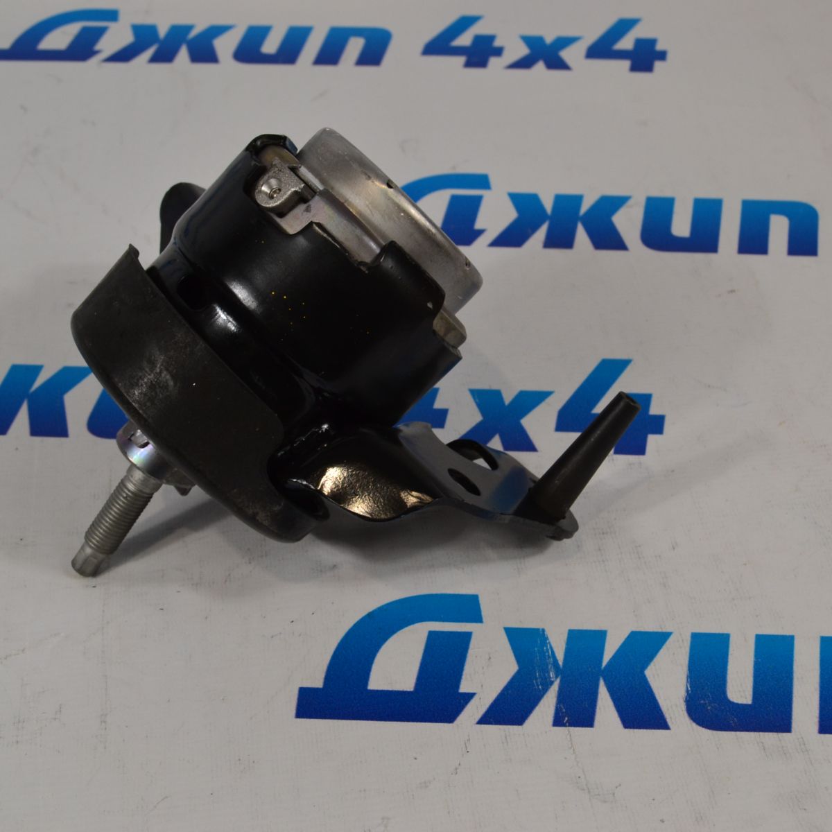 Опора двигателя левая Jeep Wrangler JL V2.0T 68271526AC