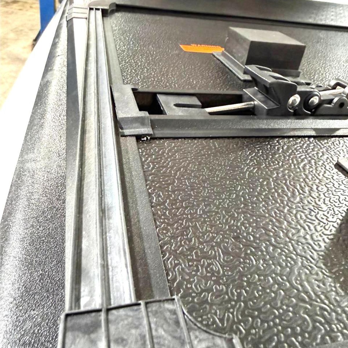 Крышка кузова Dodge Ram 1500 для кузова 6.4 (без рам боксов) 82215864AB