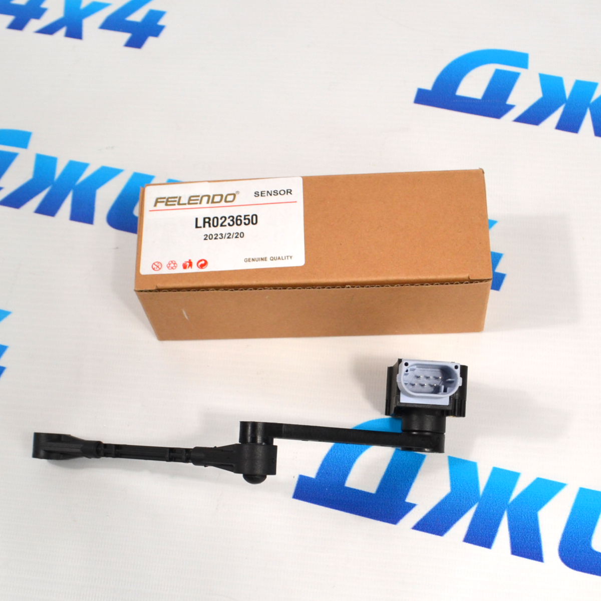 Датчик положения кузова Range Rover Sport  L320 (задний) LR023650