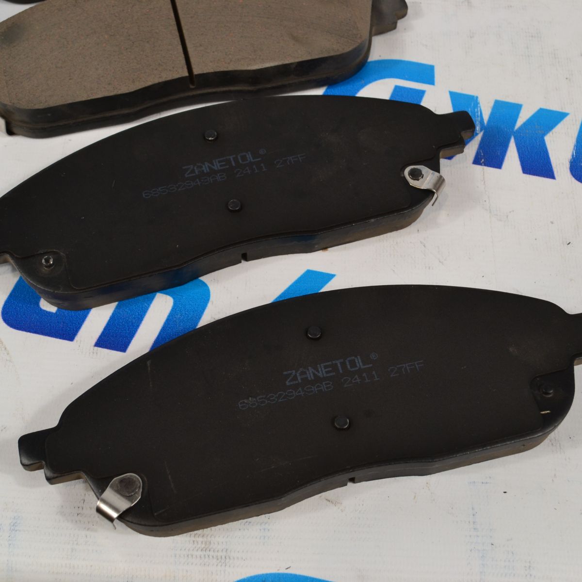 Колодки тормозные передние Jeep Grand Cherokee WL & L 68532949AB
