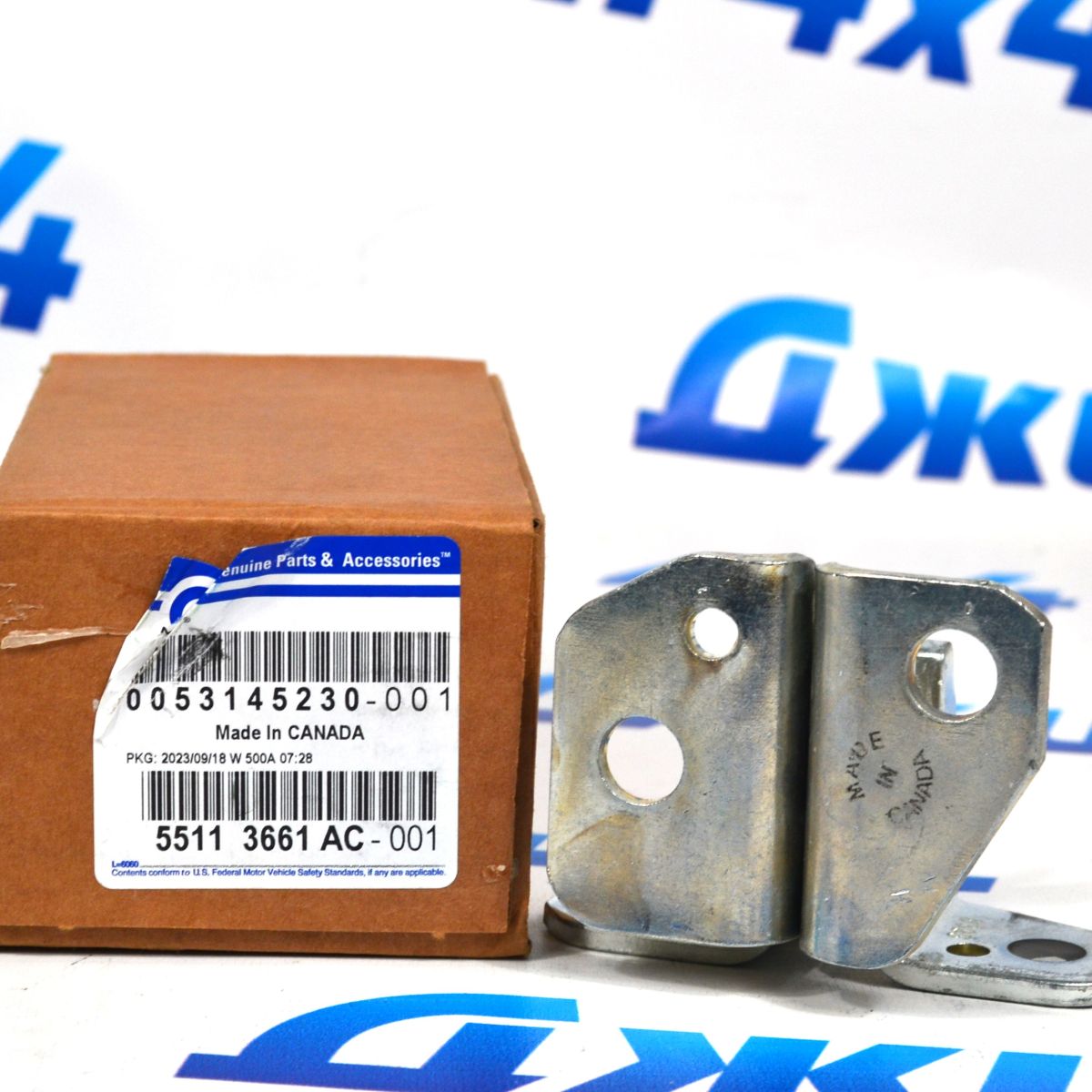 Петля передней/задней левой двери Jeep Grand Cherokee WK2 (верхняя) 55113661AC