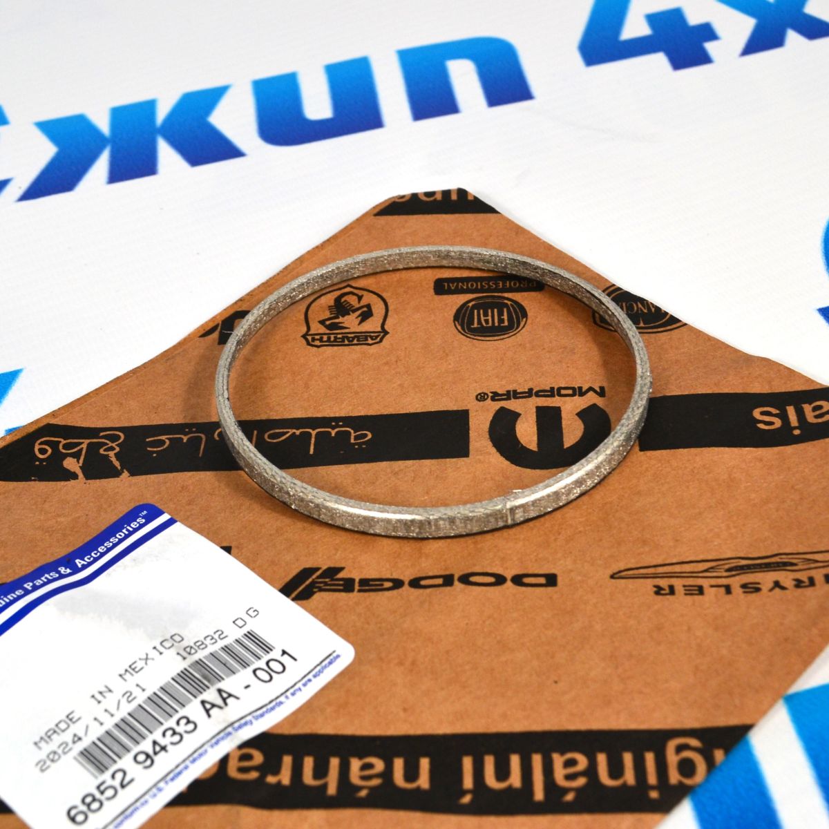 Прокладка приёмной трубы Jeep/Dodge/Chrysler/Ram V6.2 Hemi/V6.4 Hemi 2012- 68529433AA