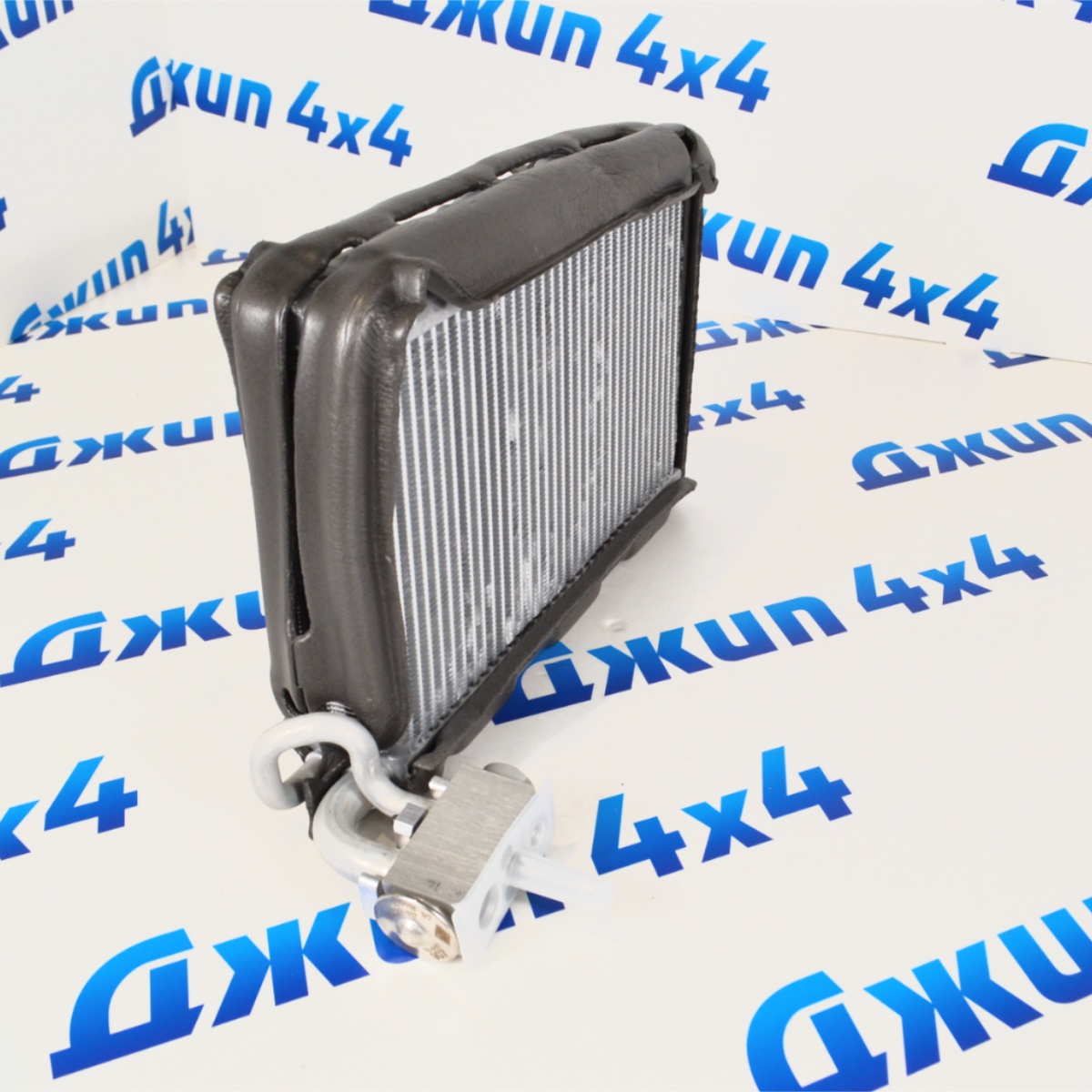 Испаритель кондиционера в комплекте с редукционным клапаном Jeep Grand Cherokee WK2/Dodge Durango 68267079AB