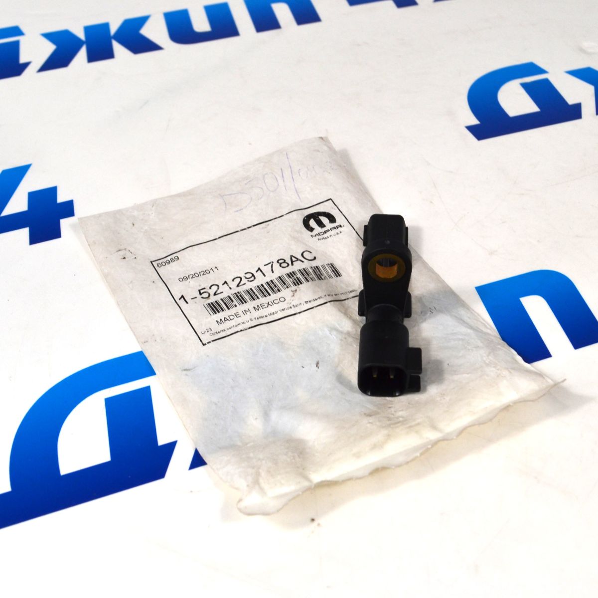 Датчик ABS задний Jeep Cherokee KJ 2006-2007 52129178AC