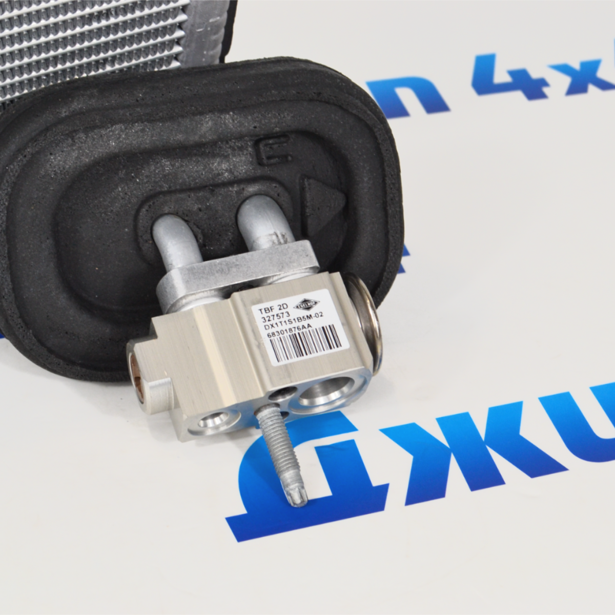 Испаритель кондиционера в комплекте с редукционным клапаном Jeep Wrangler JL/Jeep Gladiator JT 68301871AA