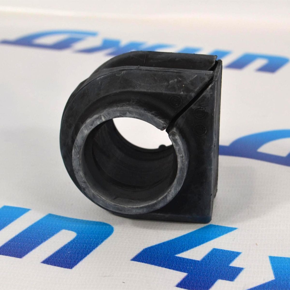 Втулка переднего стабилизатора Land Rover Discovery 5 L462/Range Rover L405/Range Rover Sport L494 LR043584