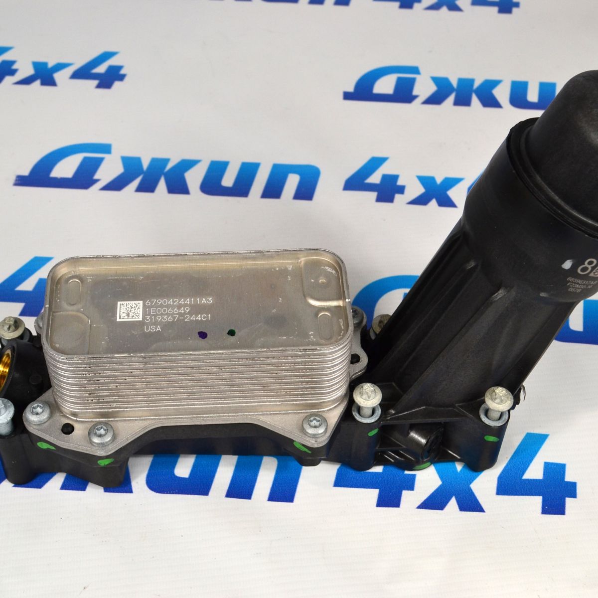 Радиатор масляный-теплообменник Jeep Grand Cherokee WK2 V3.6 (без датчиков) 68596317AB