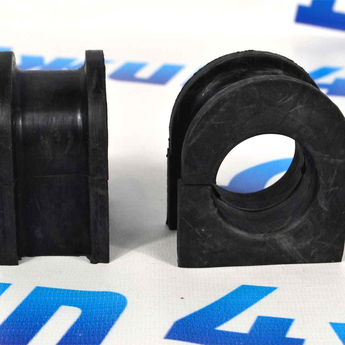 Втулка переднего стабилизатора Cadillac Escalade GMT900/Chevrolet Tahoe GMT900/Cadillac K2XX 15124516