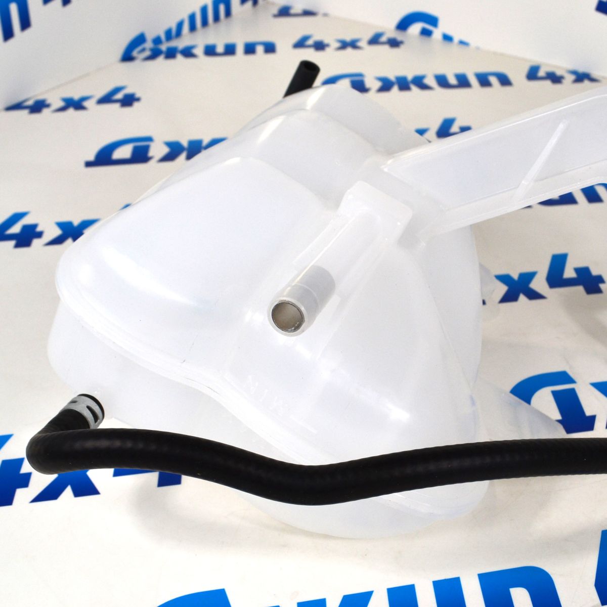 Бачок расширительный Jeep Grand Cherokee WK2 3.0CRD 55037999AF