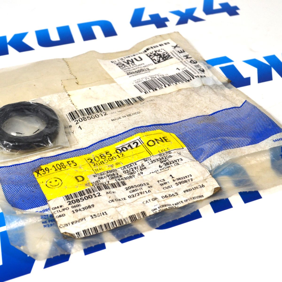 Сальник переднего привода Cadillac SRX (левый) 20850012