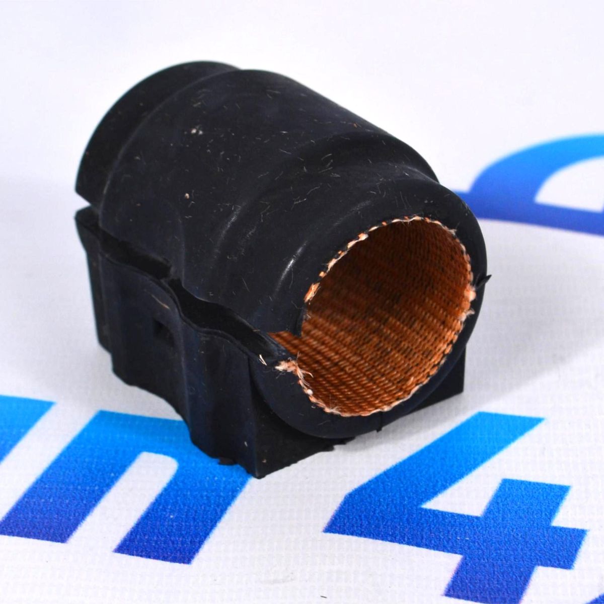 Втулка заднего стабилизатора Range Rover Sport L320 RVU000021