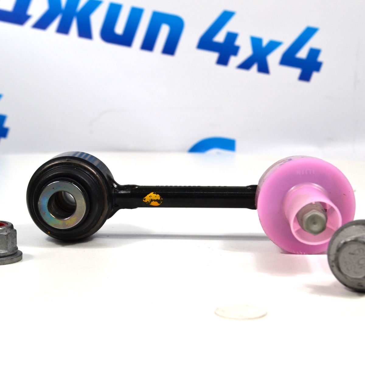 Стойка переднего стабилизатора Jeep Grand Cherokee WK2 (второй рестайлинг) 68280910AD