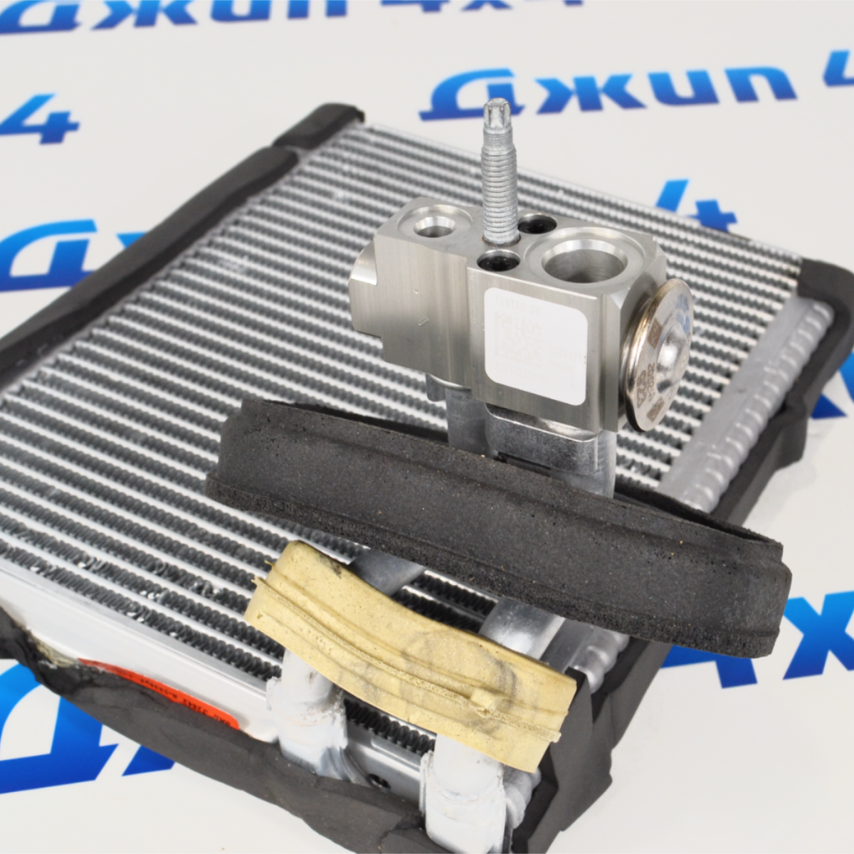 Испаритель кондиционера в комплекте с редукционным клапаном Jeep Wrangler JL/Jeep Gladiator JT 68301871AA