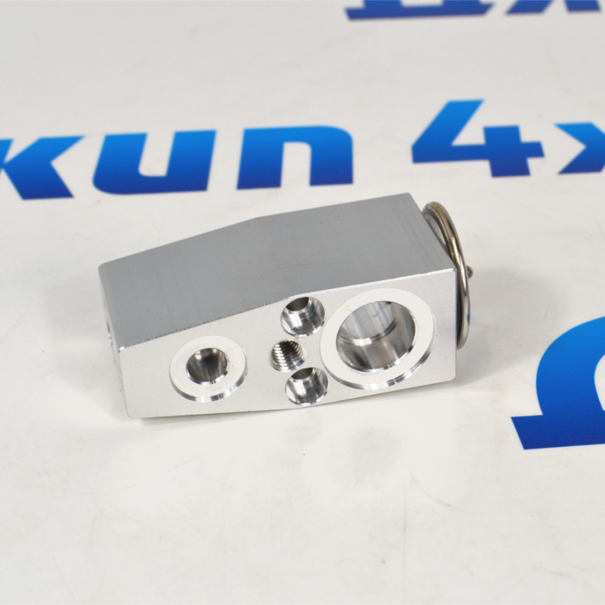 Редукционный клапан системы кондиционирования Dodge Ram 1500 DS 68234041AB