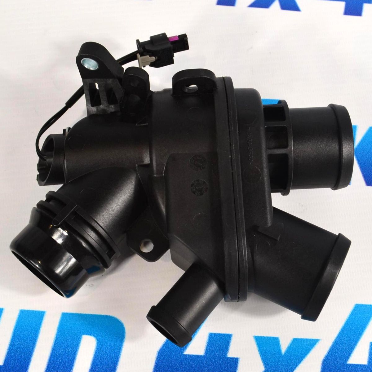 Термостат Range Rover Sport L494/Range Rover Velar L560/Jaguar F-Pace V3.0SC (с корпусом) LR069809