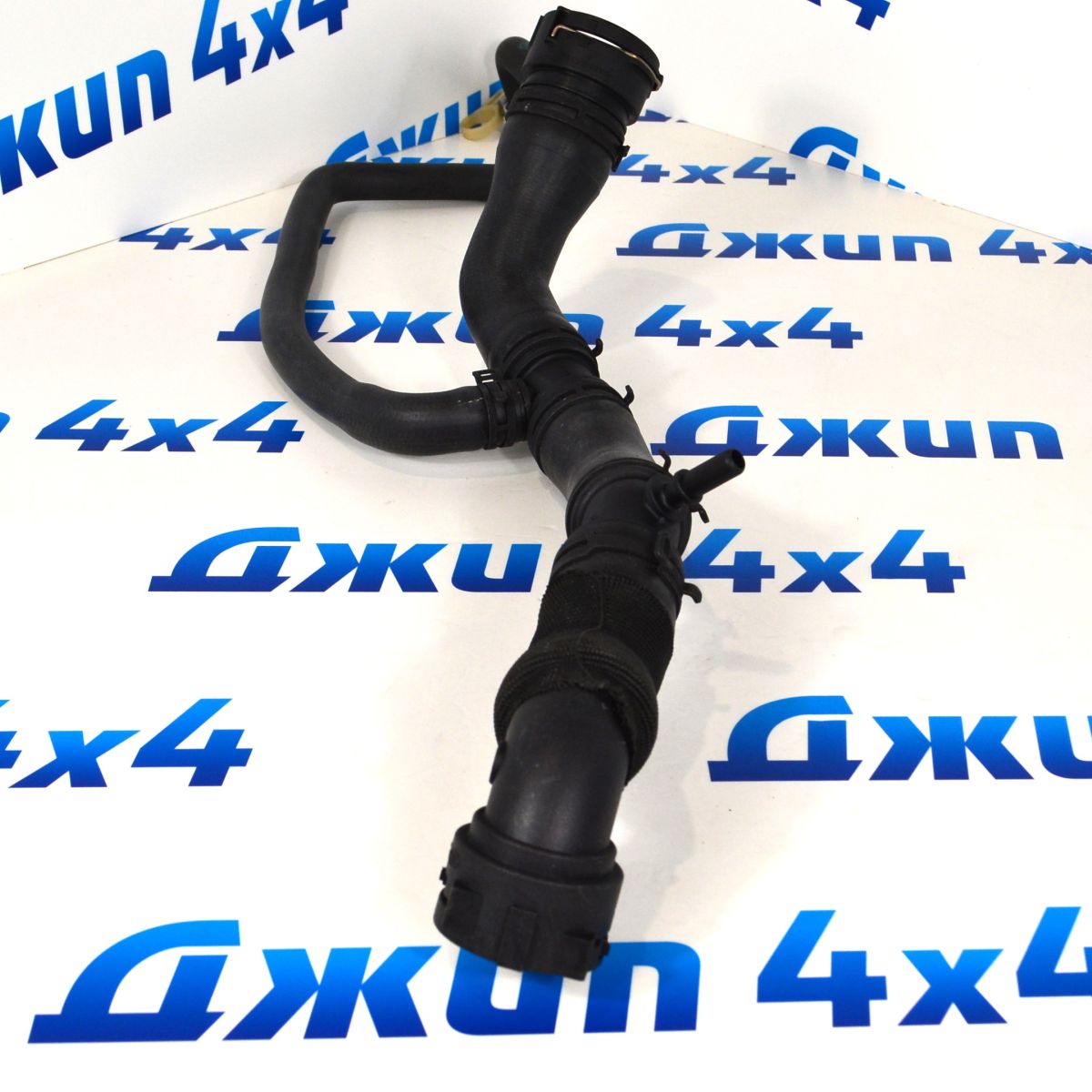 Патрубок радиатора верхний Range Rover L405/Range Rover Sport L494 V4.4TD LR080119