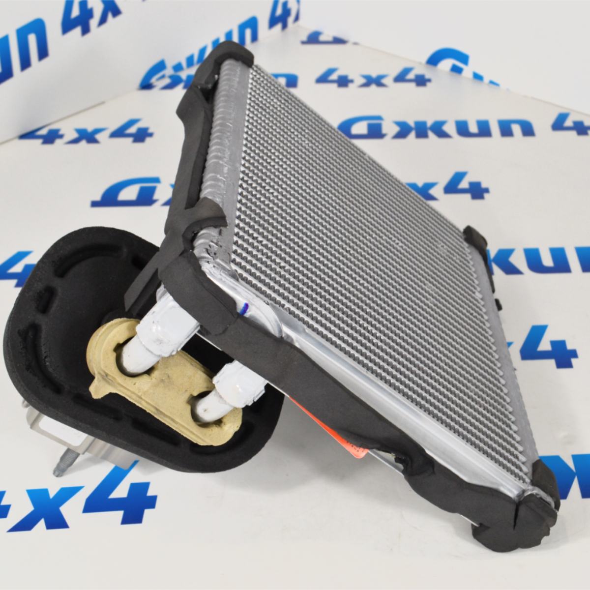 Испаритель кондиционера в комплекте с редукционным клапаном Jeep Wrangler JL/Jeep Gladiator JT 68301871AA