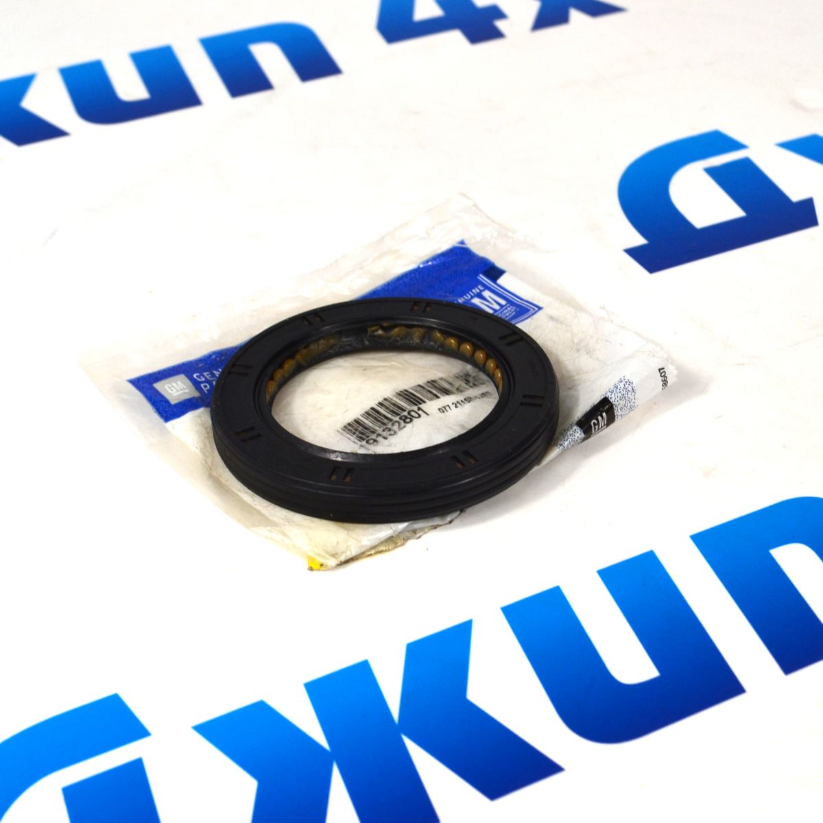 Сальник входного вала раздатки Cadillac Escalade/Chevrolet Tahoe 19132801