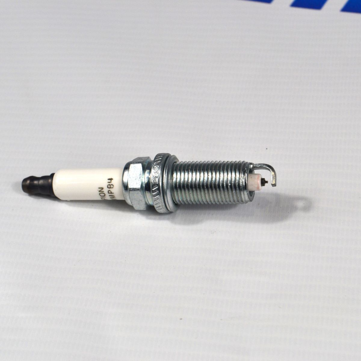 Свеча зажигания Jeep V2.4 MULTIAIR 50047607