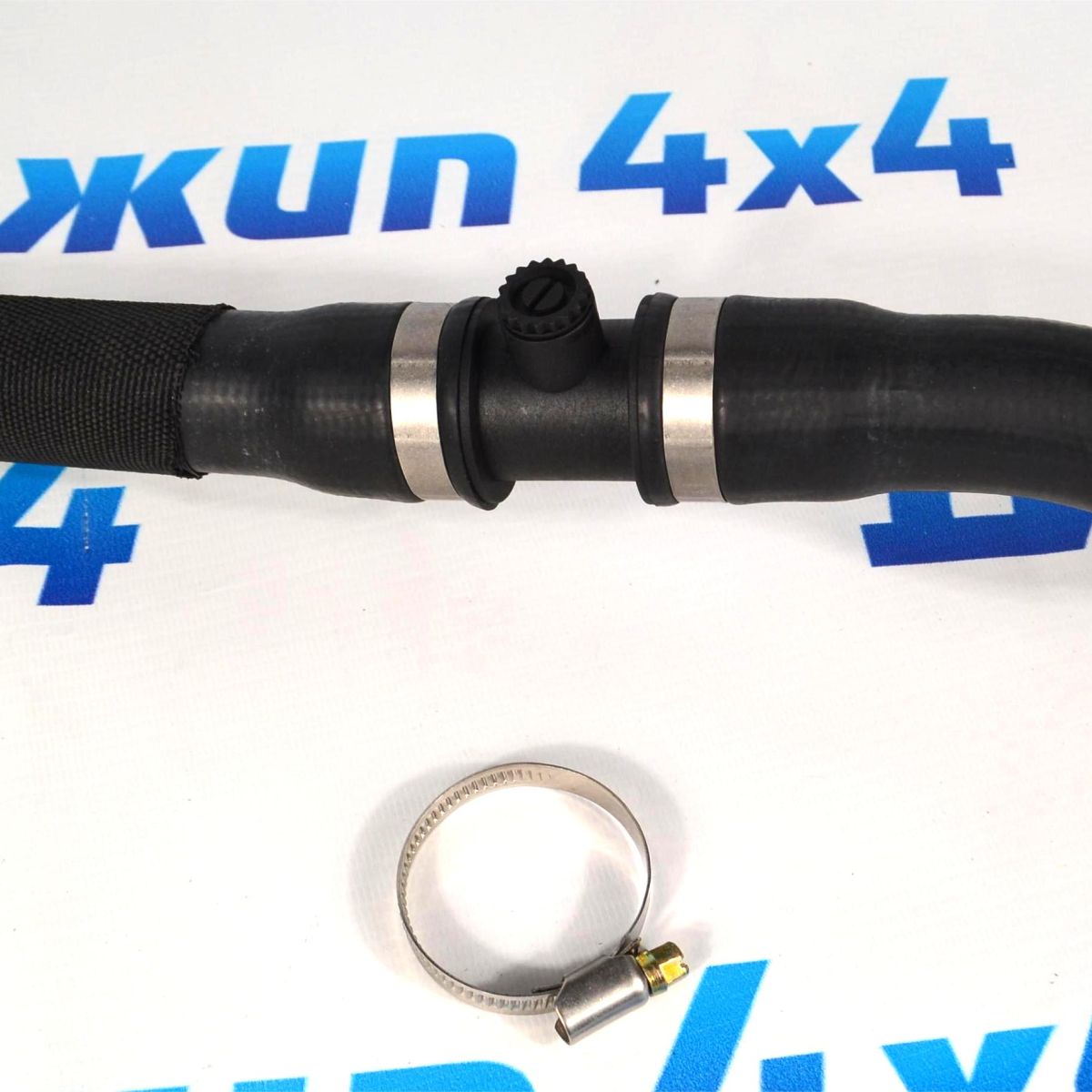 Патрубок радиатора Land Rover Discovery Sport/Range Rover Evoque/Land Rover Freelander (верхний) LR032347