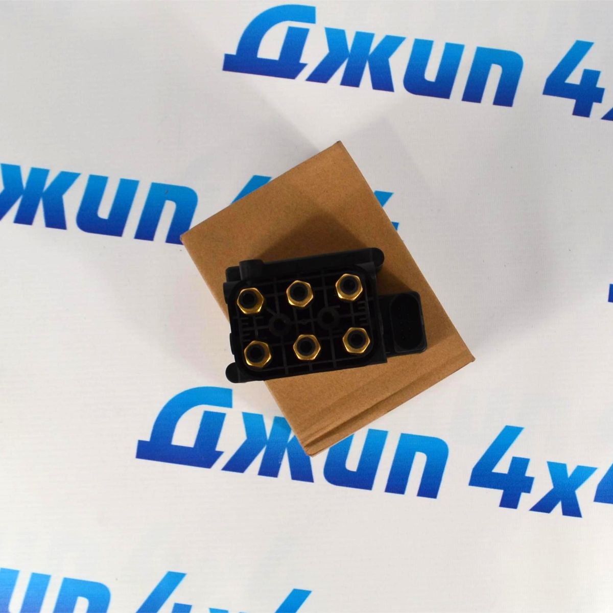 Блок клапанов пневмоподвески Dodge Ram 1500 2013-2018 68204398AA