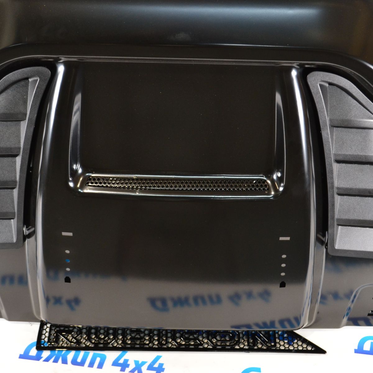 Капот с боковыми воздуховодами Jeep Wrangler Rubicon JL/Jeep Gladiator JT 68281965AE