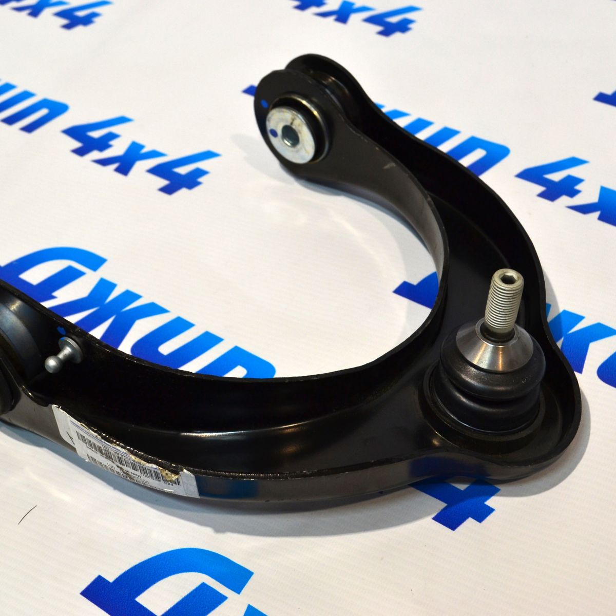 Рычаг передний верхний Jeep Grand Cherokee WK2 (правый) 68282328AA