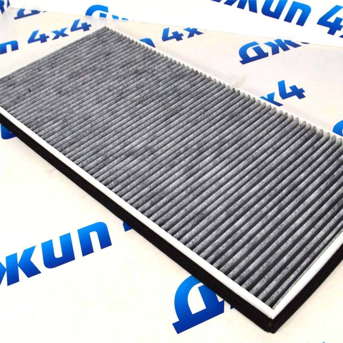 Фильтр салонный Land Rover Range Rover L322 (угольный) LR032199