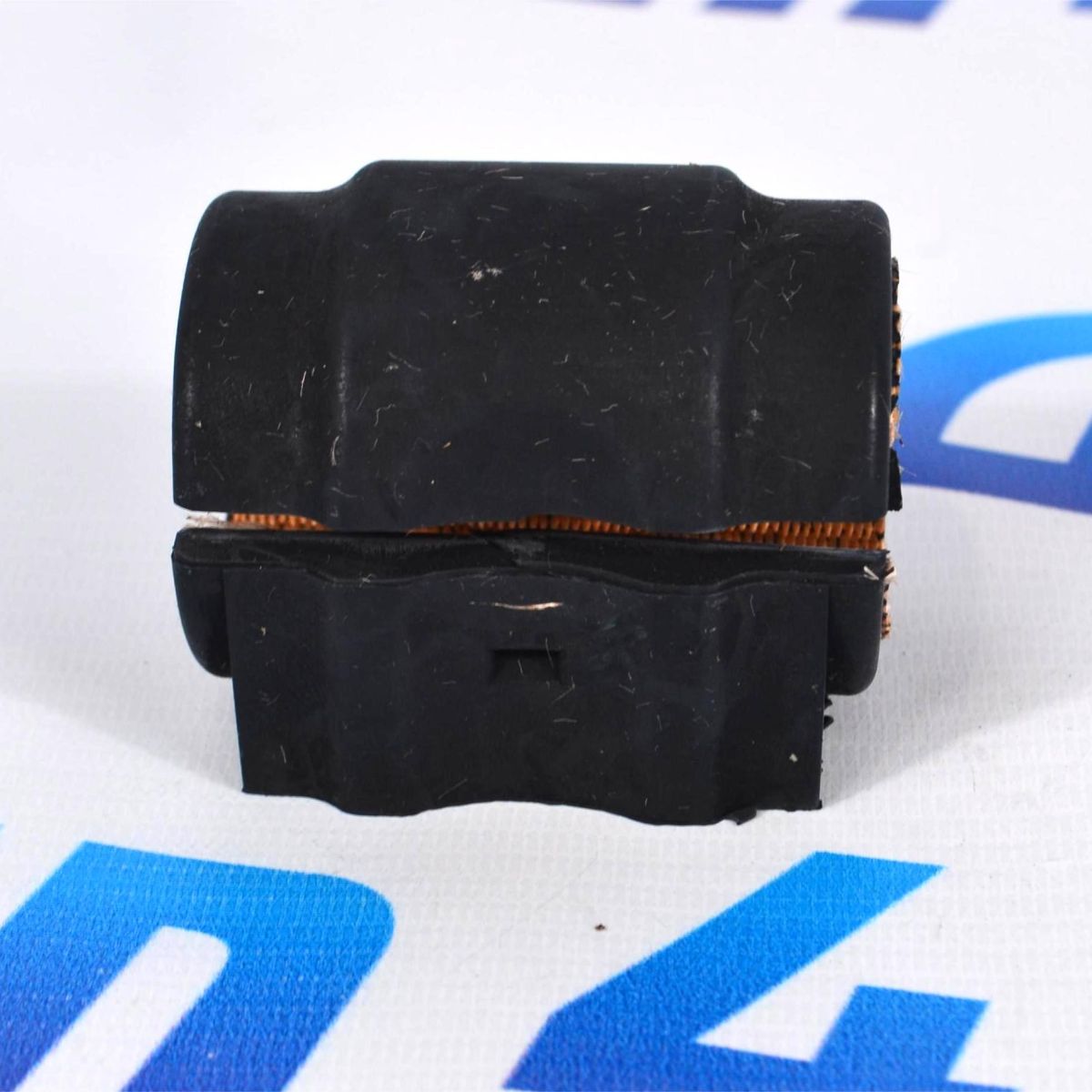 Втулка заднего стабилизатора Range Rover Sport L320 RVU000021