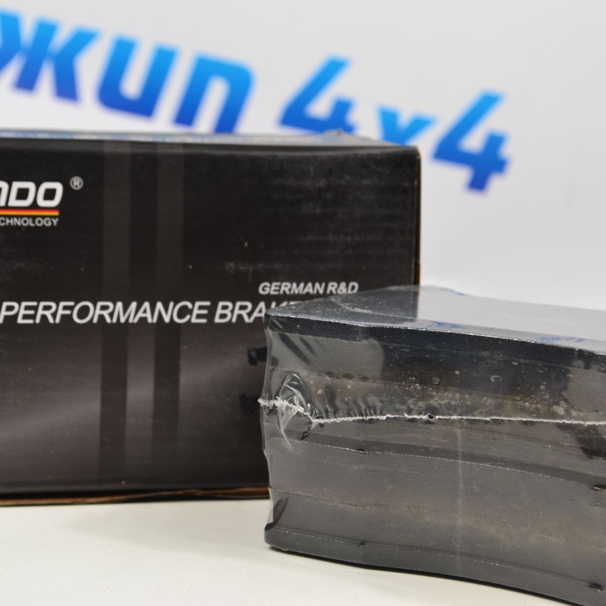 Колодки тормозные передние Range Rover L322/Range Rover Sport L320 SFP500070