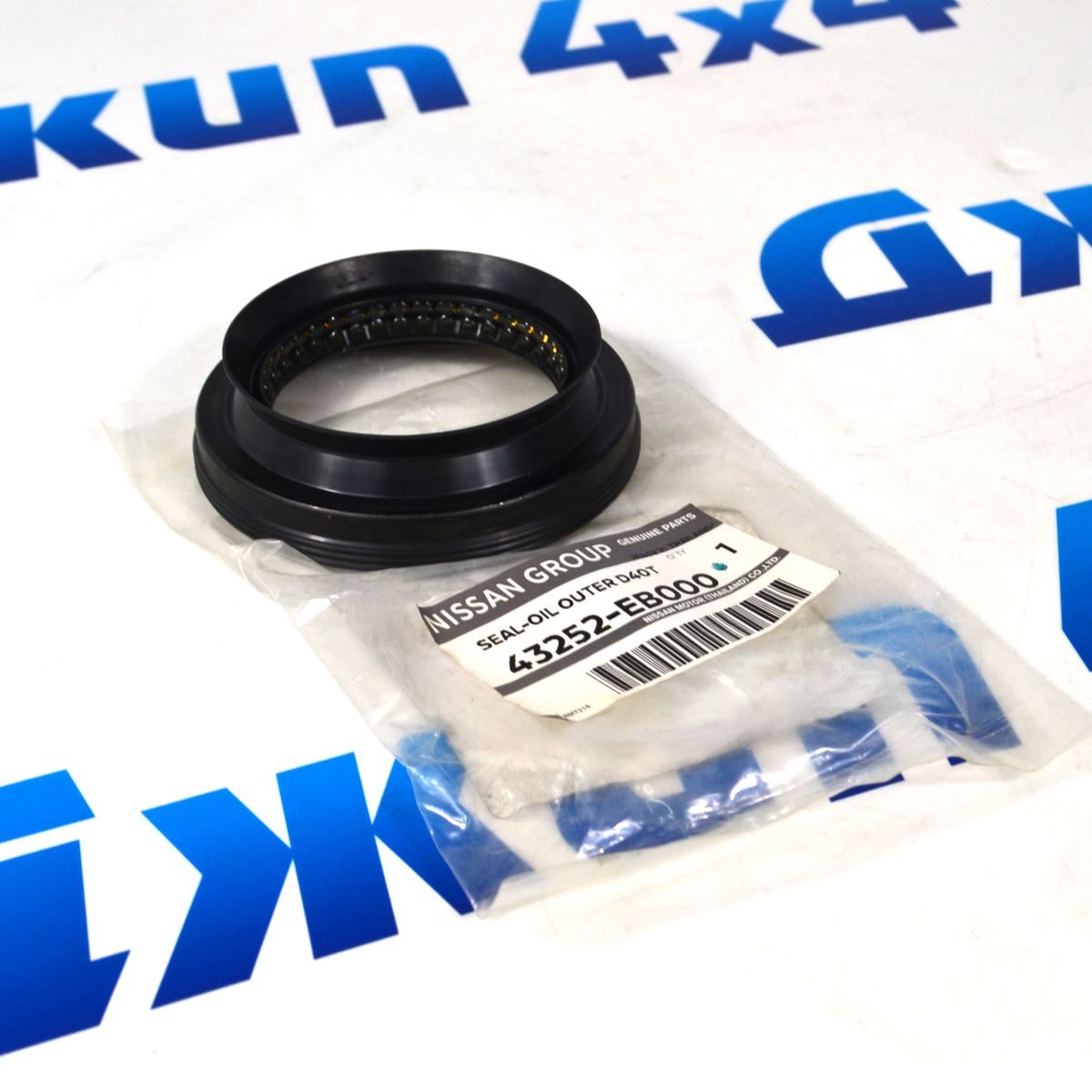 Сальник задней полуоси Jeep Wrangler JL 43252-EB000