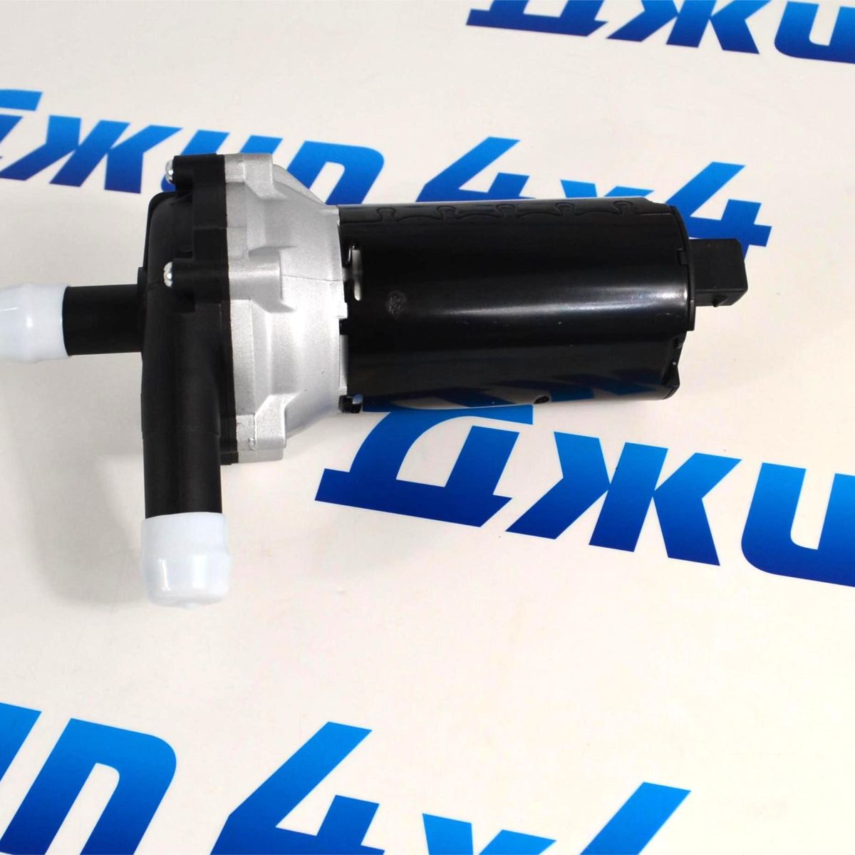 Помпа электрическая охлаждения суперчарджера Land Rover Discovery/Range Rover/Range Rover Sport PEB500010