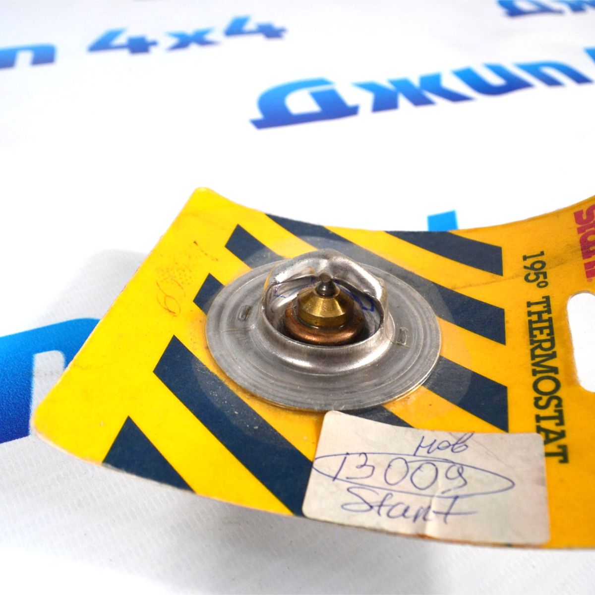 Термостат Jeep Cherokee/ Grand Cherokee/Ford Mustang 1983-2003 52028185AC