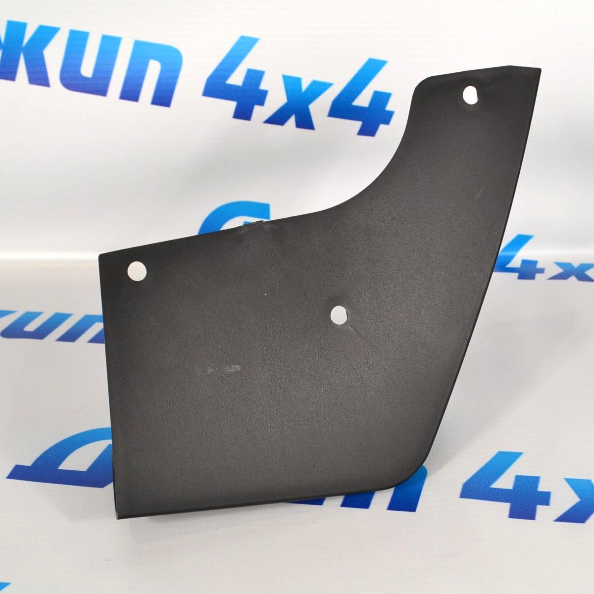 Брызговик задний Jeep Grand Cherokee WK2 (правый) 68204512AA