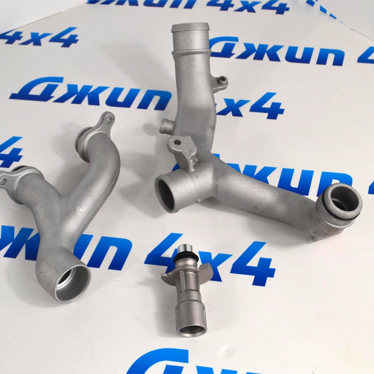 Комплект алюминиевых патрубков системы охладения двигателя Range Rover V5.0SC LR092992/LR090630/LR