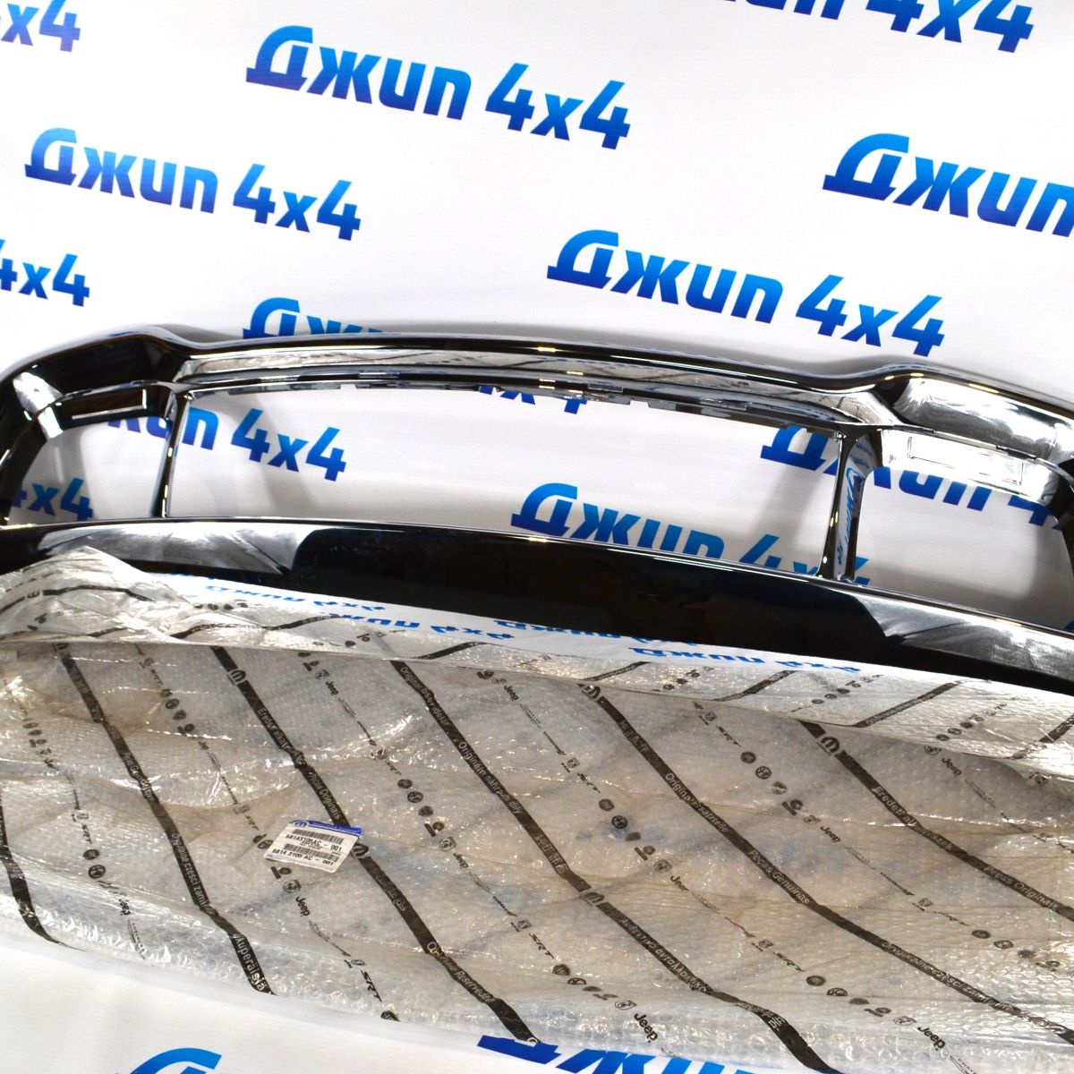 Накладка переднего бампера Jeep Grand Cherokee WK2 68143105AC