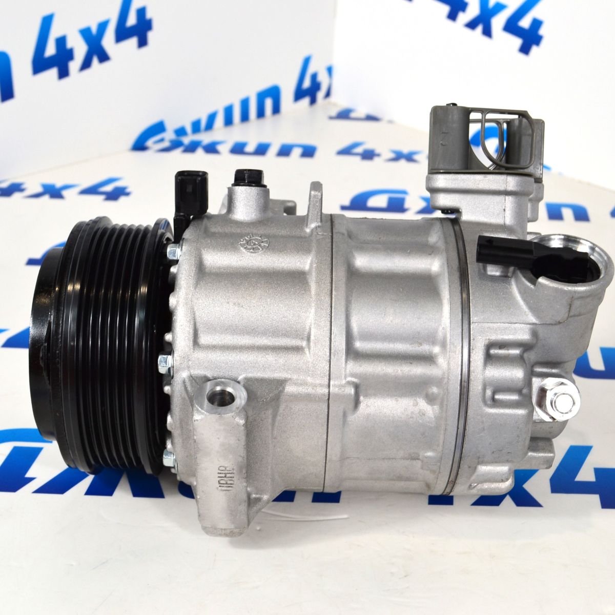 Компрессор кондиционера Jeep Wrangler JL/ Jeep Cherokee/ 2.0T 68245083AA