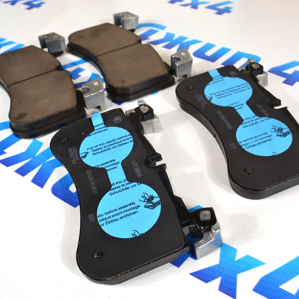 Колодки тормозные передние Land Rover Defender L663/Land Rover Discovery 5 L462 LR138646