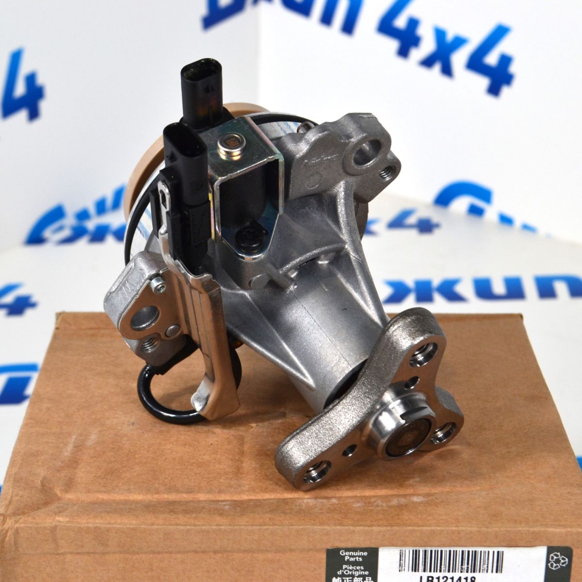 Помпа системы охлаждения Range Rover L460/Range Rover Sport L461 V3.0T Petrol LR121418