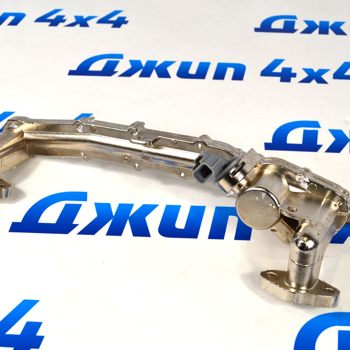 Трубка системы охлаждения между гбц Range Rover L405/Range Rover Sport L494 V5.0SC (алюминий) LR109402