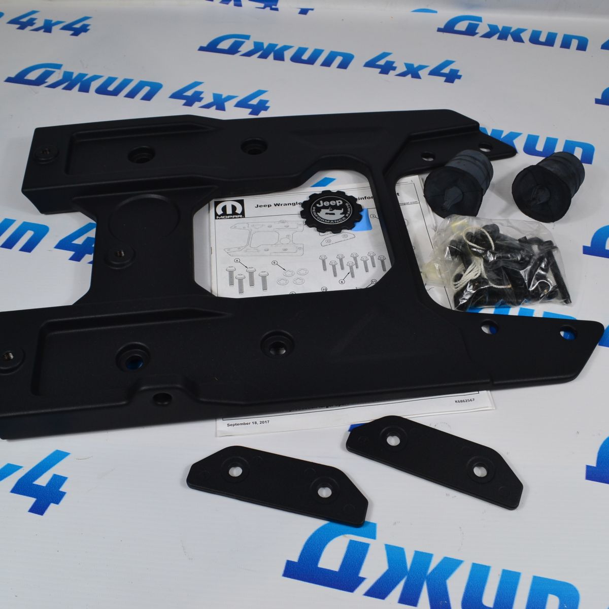 Кронштейн крепления запасного колеса Jeep Wrangler JL 82215356AB