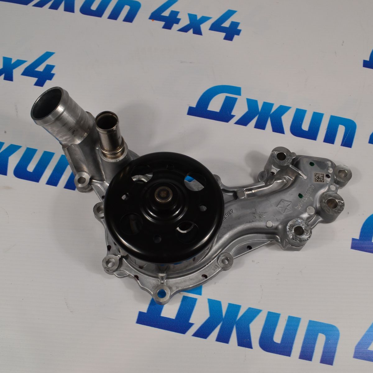 Помпа водяная Jeep Wrangler JL V3.6 04893941AC