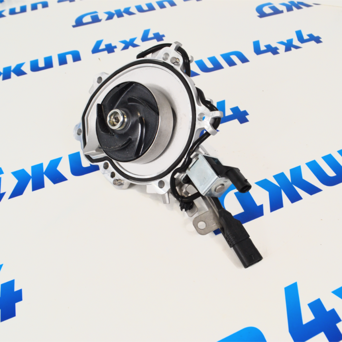 Помпа системы охлаждения Land Rover/Jaguar V2.0T Petrol LR115260